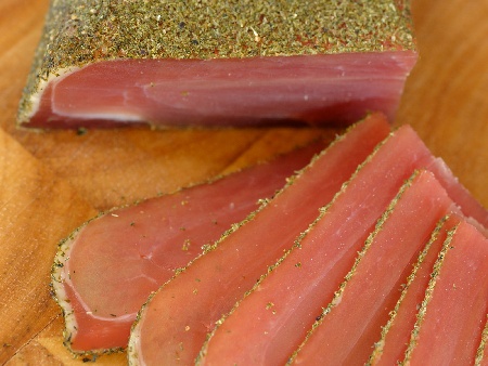 Домашна пастърма от свинско бон филе (бонфиле) или контра филе с подправки в 4 варианта в хладилник за зимата - снимка на рецептата
